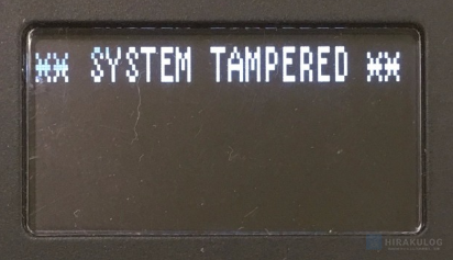 カードリーダーのディスプレイに「SYSTEM TAMPERED」と表示